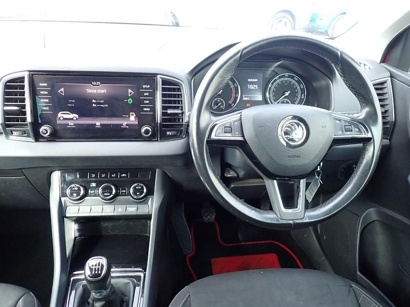 Używany Skoda Karoq SE 115 KM (84 kW) 2019 Czerwony SUV