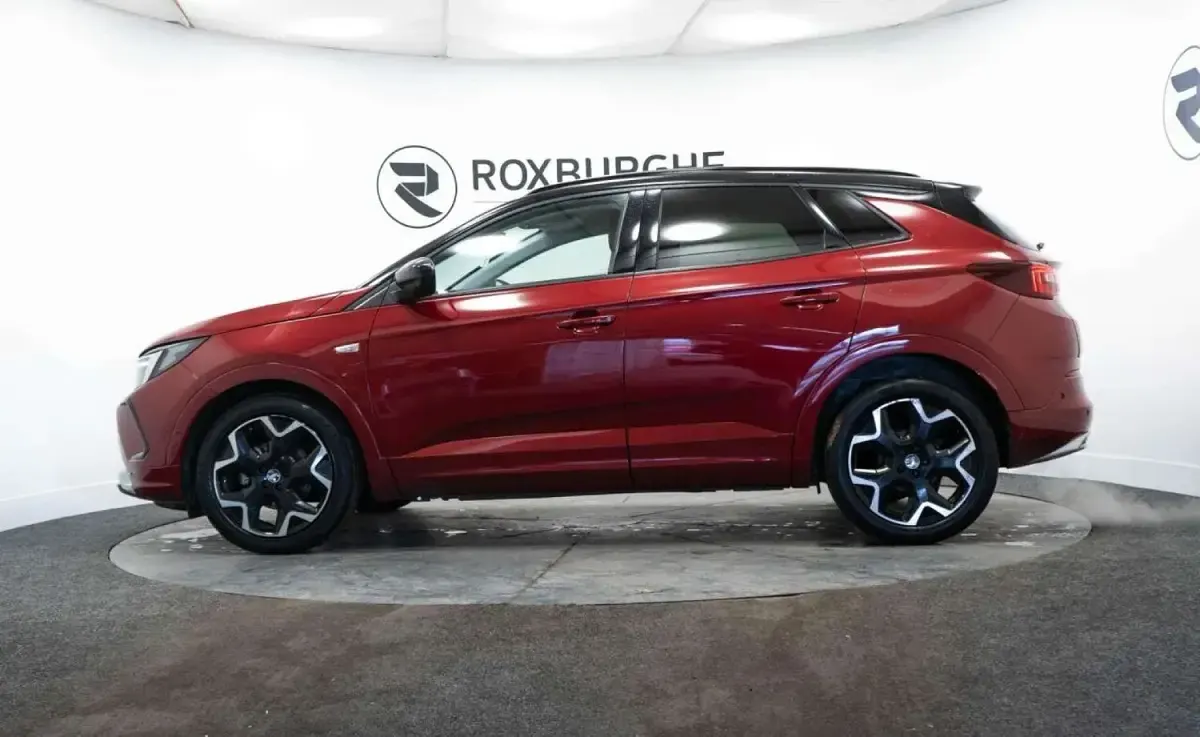 Gebraucht Vauxhall Grandland X Ultimate 130 PS (95 kW) 2023 Rot SUV