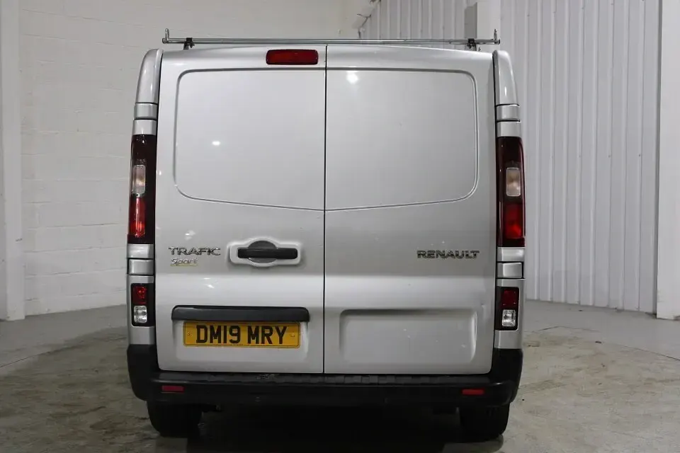 Used Renault Trafic 2019 Silver MPV