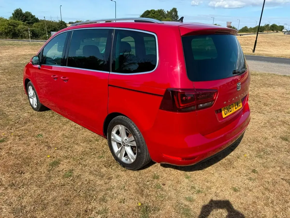 Used Seat Alhambra Ecomotive 150 HP (110 kW) 2017 Red MPV