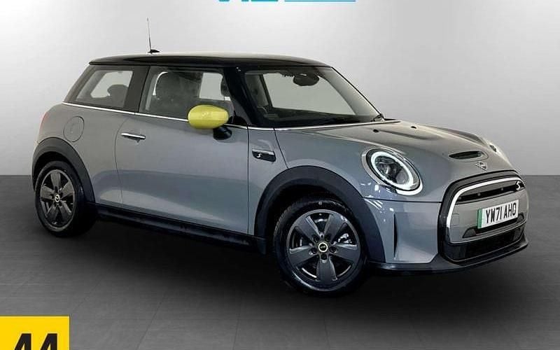 Used Mini Cooper Level 1 135 kW (184 HP) 2023 Hatchback