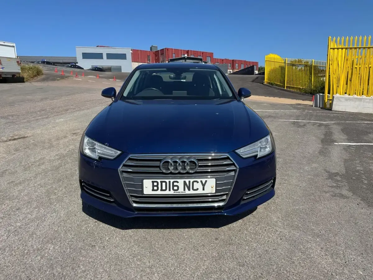 Used Audi A4 Sport 150 HP (110 kW) 2016 Blue Sedan