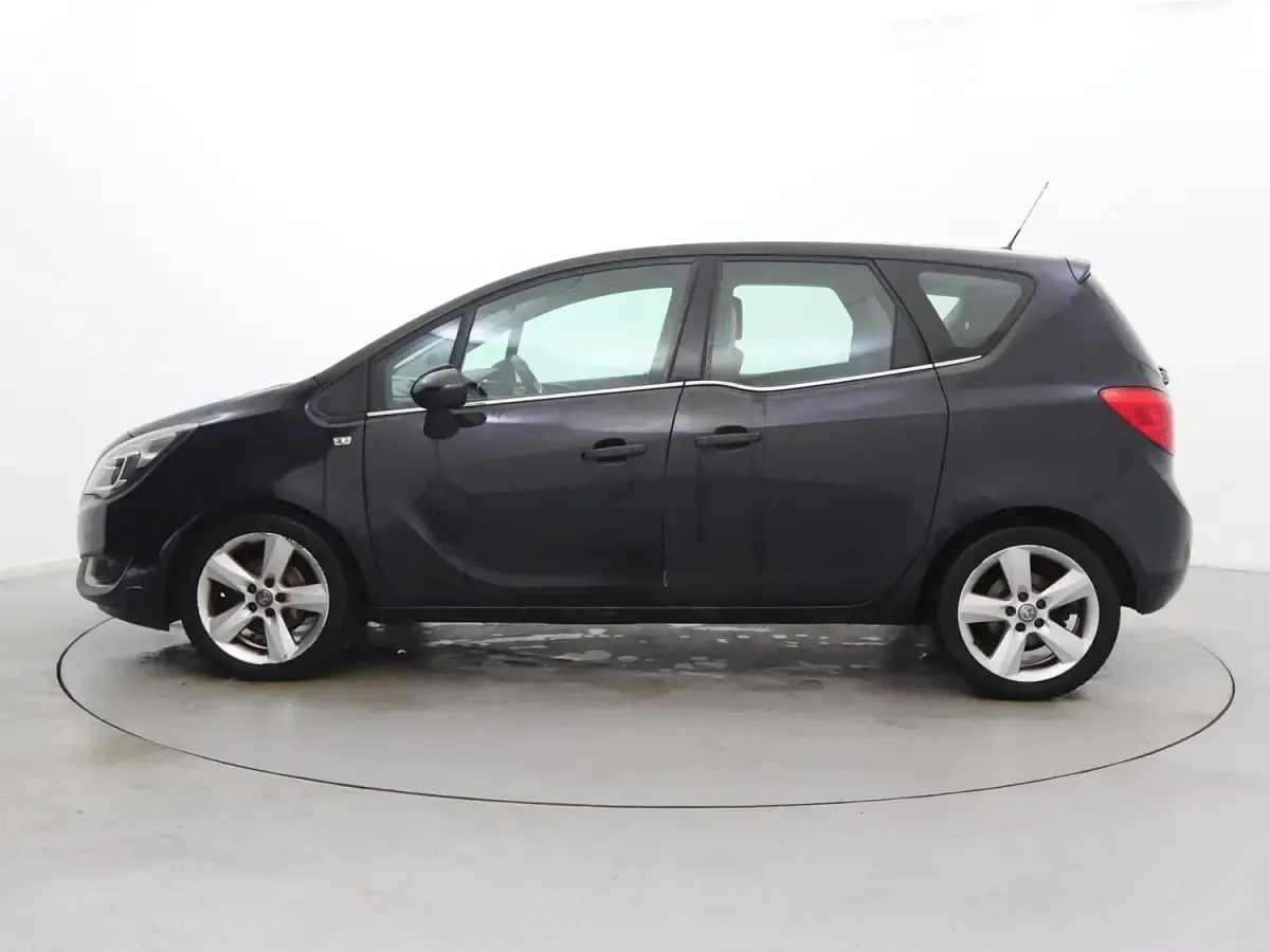 Używany Vauxhall Meriva 2014 Czarny Minivan