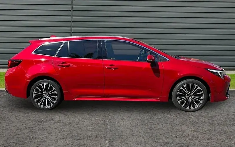 Gebraucht Toyota Corolla Design 196 PS (144 kW) 2025 Kombi