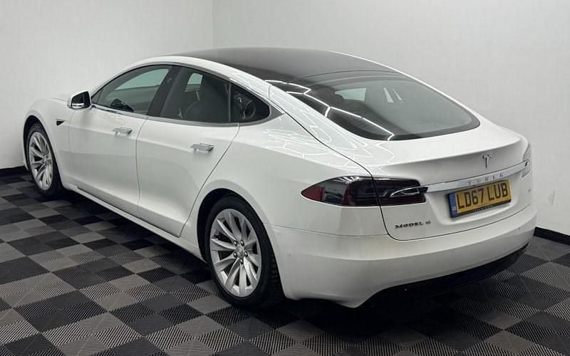 Used Tesla Model S 231 kW (315 HP) 2017 White Hatchback