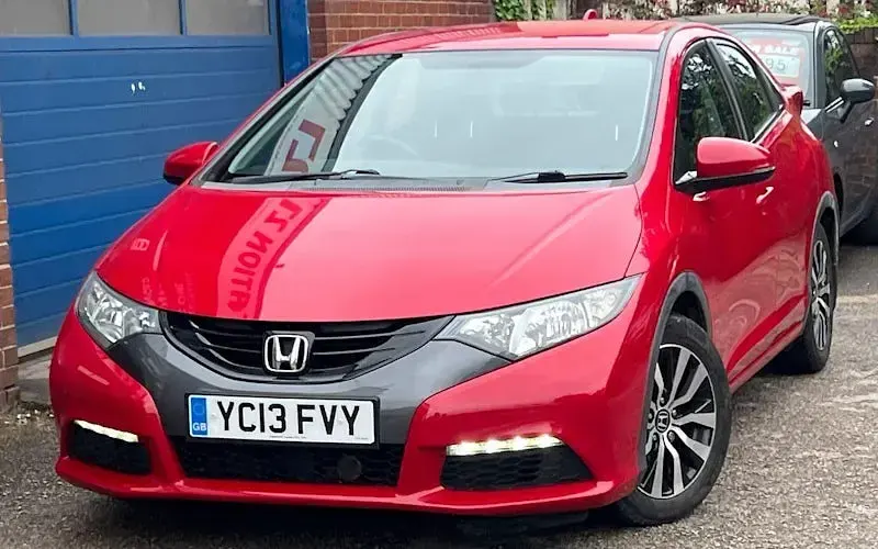 Used Honda Civic SE 120 HP (88 kW) 2013 Red Hatchback