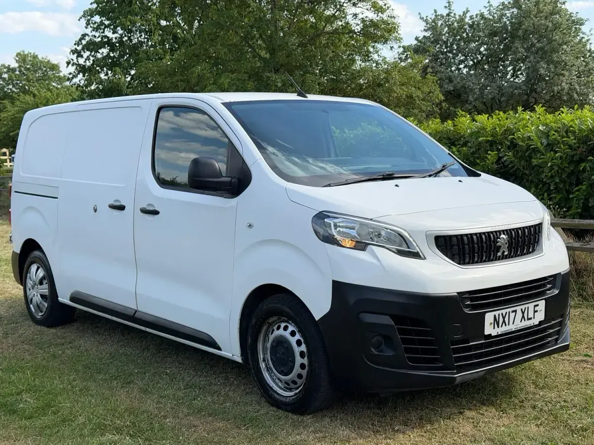 Used Peugeot Expert S 95 HP (69 kW) 2017 White Van