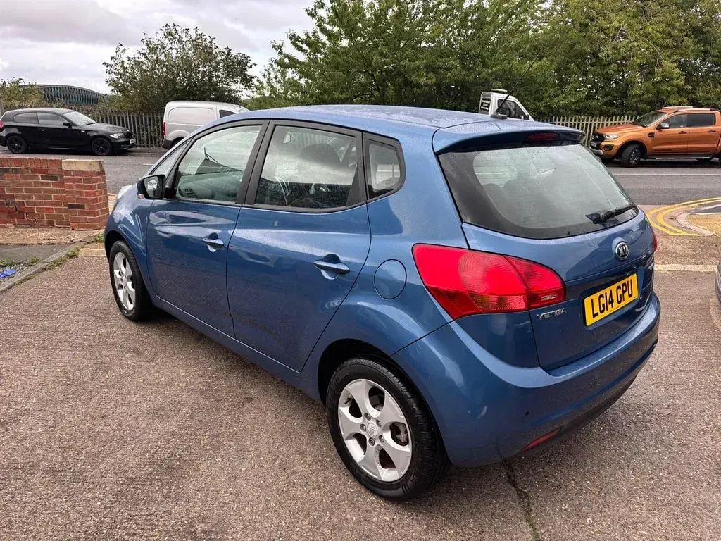 Used Kia Venga 89 HP (65 kW) 2014 Blue Hatchback