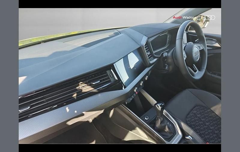 Usado Audi A1 Sport 113 HP (83 kW) 2026 Verde SUV