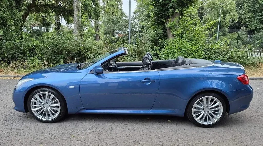 Used Infiniti G37 2013 Silver Coupe
