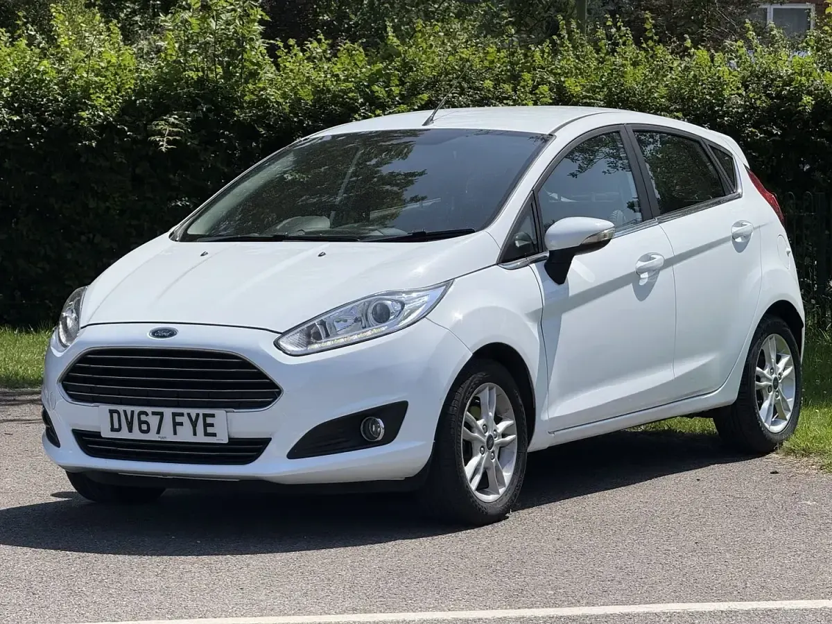 Used Ford Fiesta Zetec 2017 White Hatchback