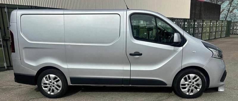 Used Renault Trafic 125 HP (91 kW) 2018 Silver MPV