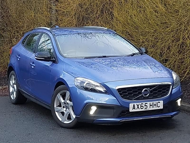 Used Volvo V40 120 HP (88 kW) 2016 Blue Hatchback