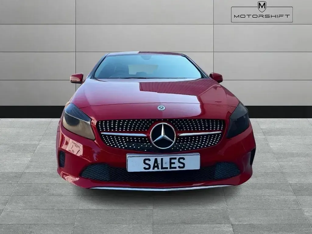 Used Mercedes A180 SE 109 HP (80 kW) 2017 Red Hatchback