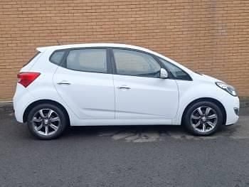 Used Hyundai ix20 SE 90 HP (66 kW) 2016 White Hatchback