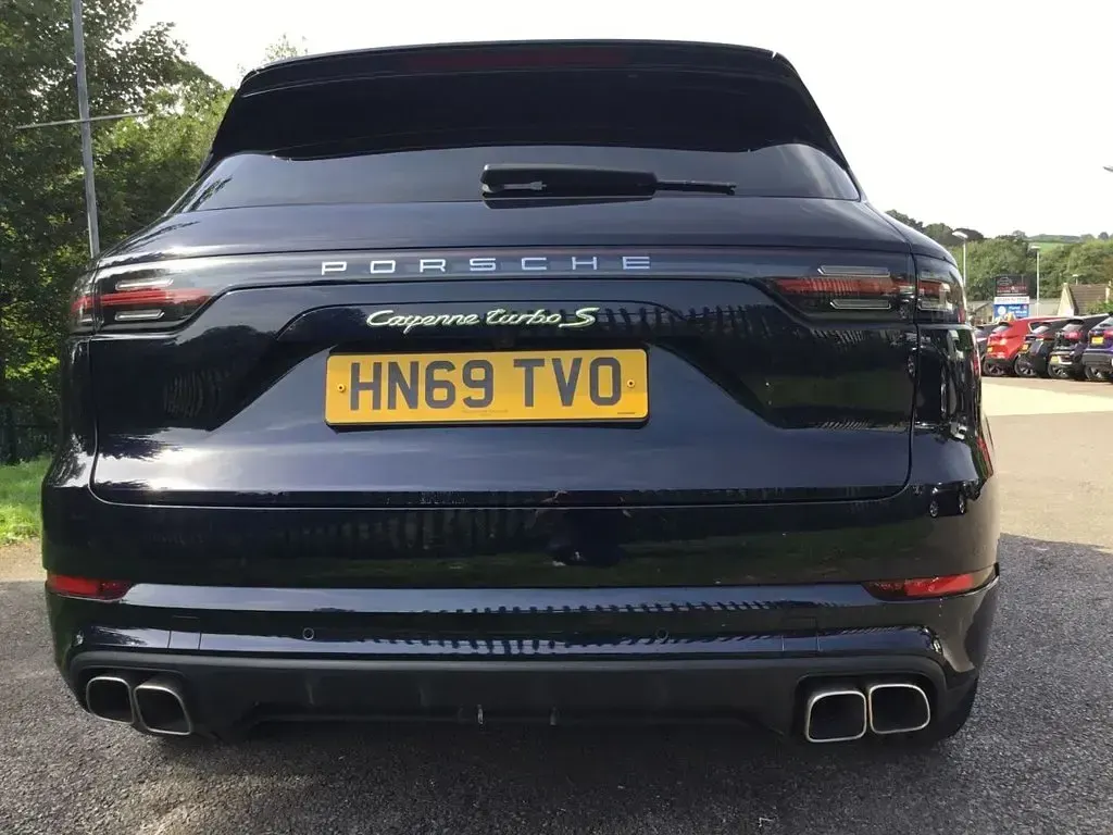 Used Porsche Cayenne Turbo S 671 HP (493 kW) 2019 Blue SUV