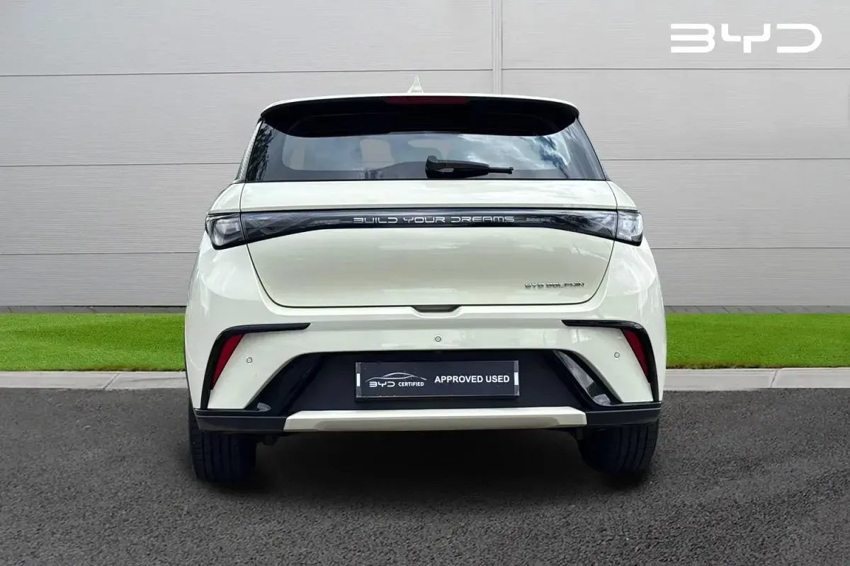 Used BYD Dolphin Boost 130 kW (177 HP) 2025 White Hatchback