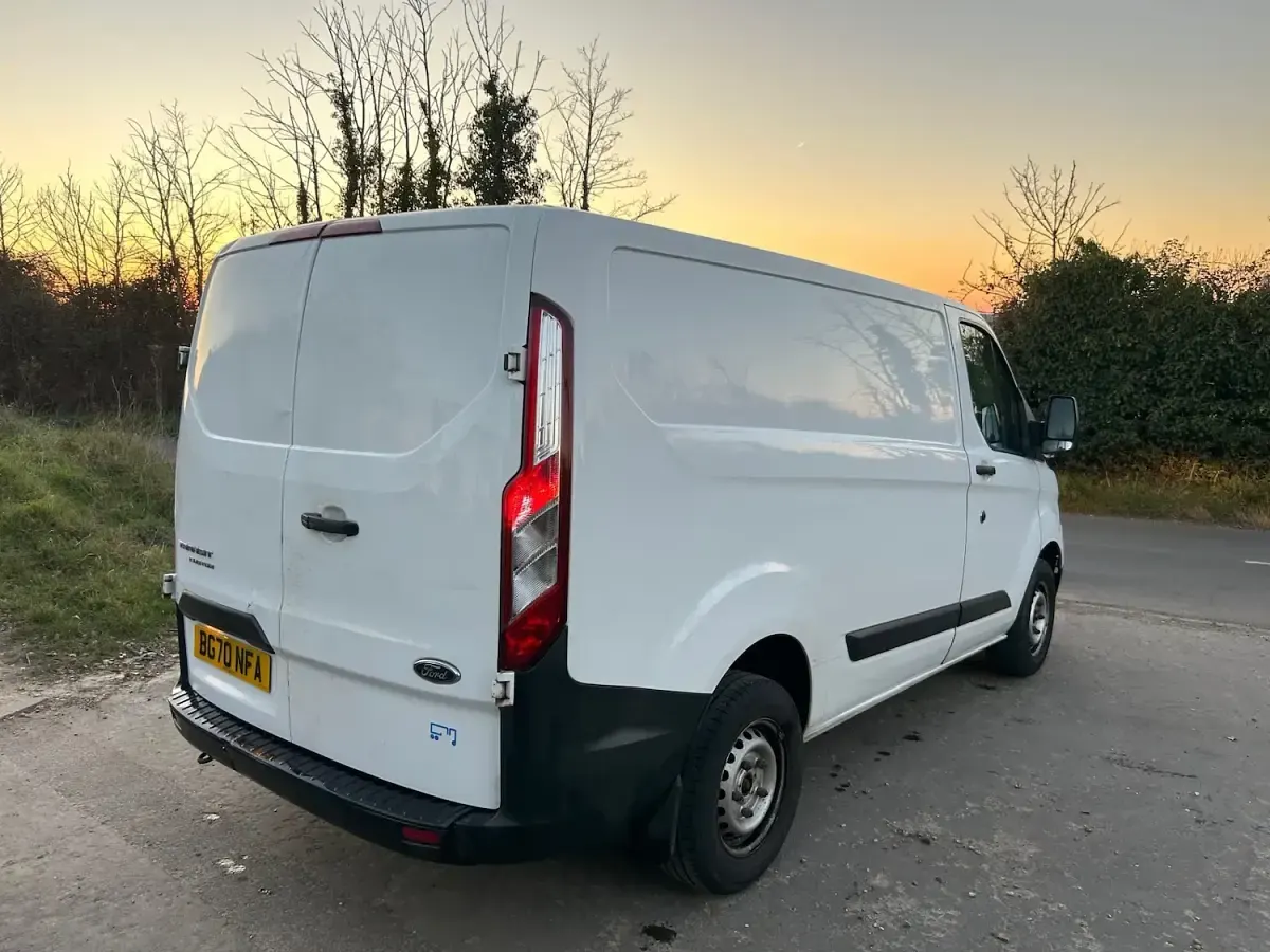 Used Ford Transit Custom 105 HP (77 kW) 2020 White Van