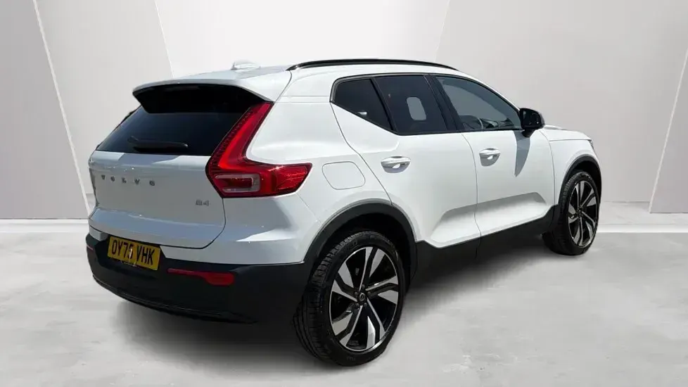 Used Volvo XC40 Plus 194 HP (142 kW) 2025 White SUV