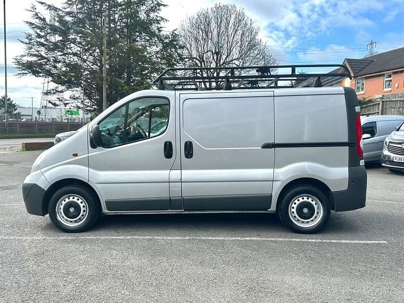 Used Vauxhall Vivaro 90 HP (66 kW) 2013 Silver MPV