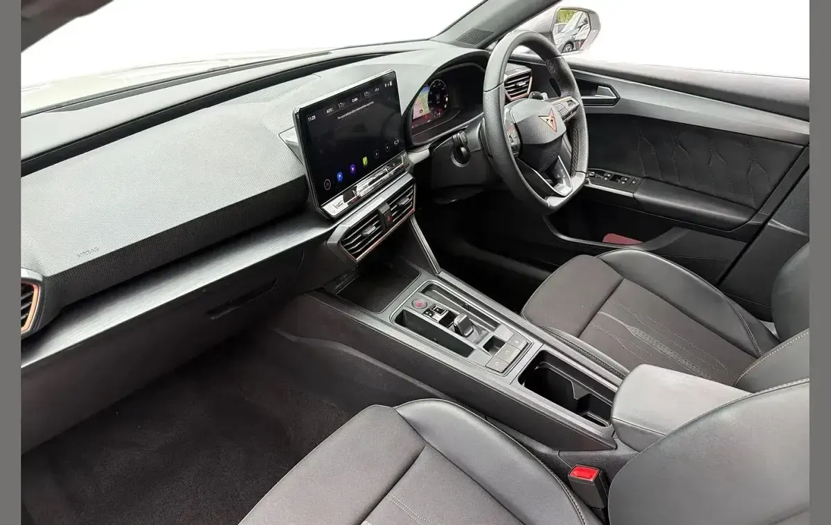 Used Cupra Leon VZ2 241 HP (177 kW) 2023 White Hatchback