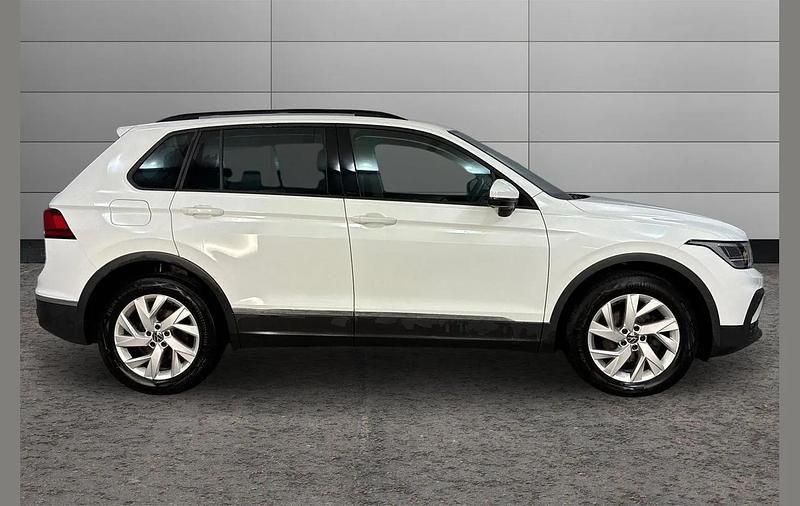 Used VW Tiguan Life 150 HP (110 kW) 2023 White SUV