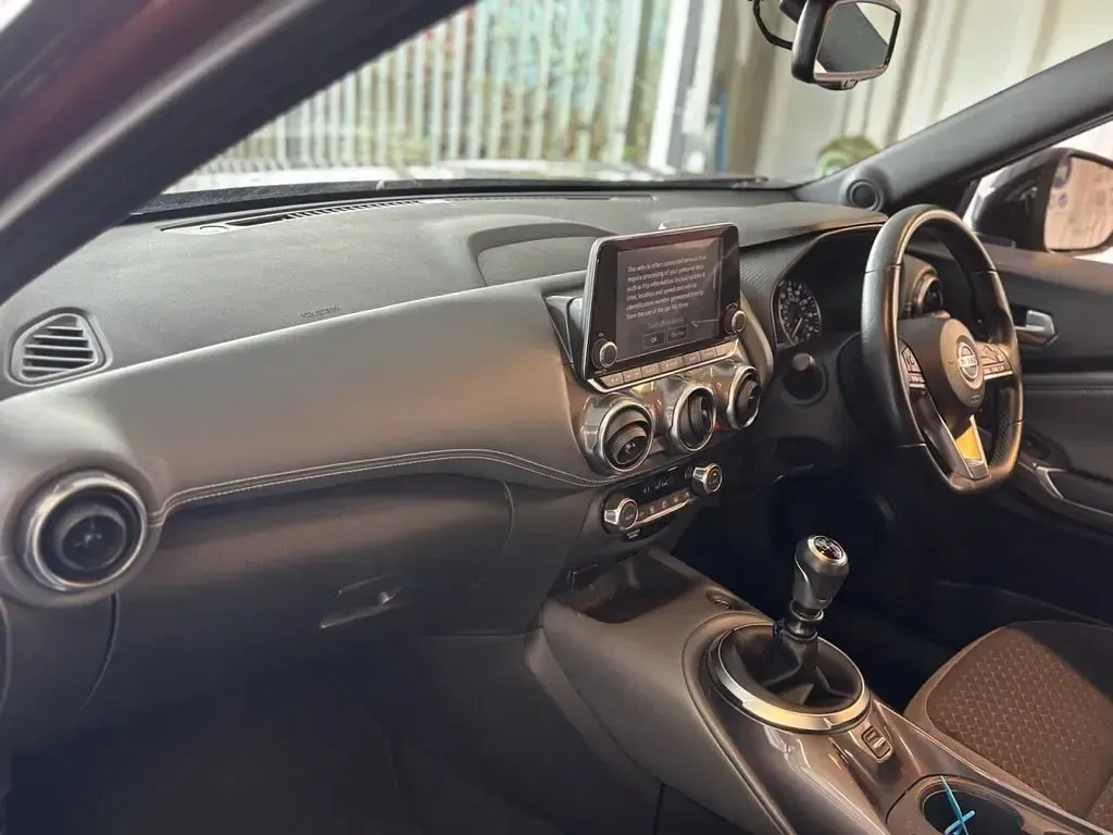 Usado Nissan Juke N-Connecta 114 HP (83 kW) 2021 Vermelho SUV