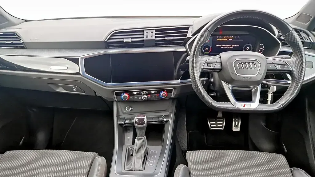 Begagnad Audi Q3 Black Edition 150 HK (110 kW) 2021 Grå SUV