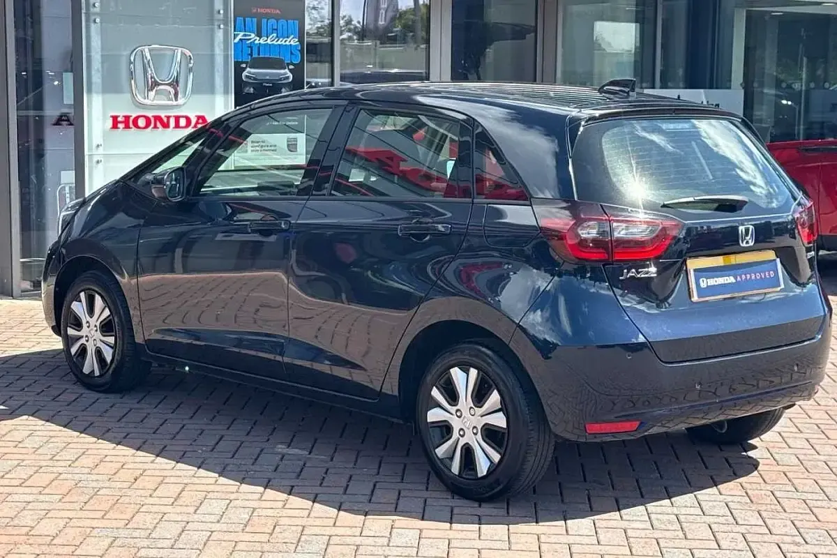 Used Honda Jazz Hybrid 109 HP (80 kW) 2023 Blue Hatchback