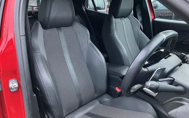 Used Peugeot 2008 GTi 131 HP (96 kW) 2022 Red SUV