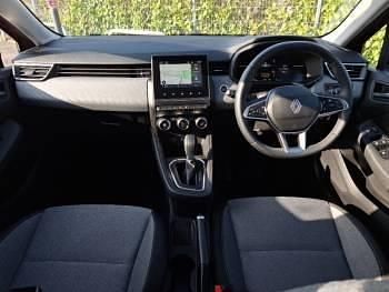 Used Renault Clio V Evolution 143 HP (105 kW) 2025 Red Hatchback