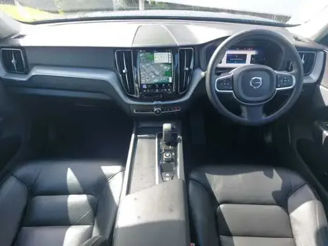 Second-hand Volvo XC60 Inscription 350 CP (257 kW) 2022 Gri SUV