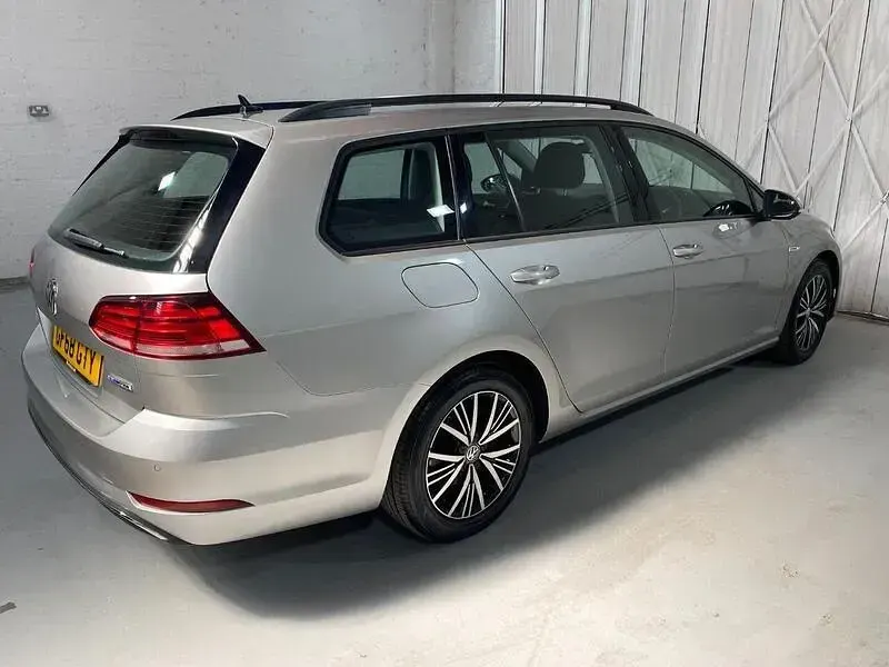 Used VW Golf VII SE 130 HP (95 kW) 2018 Silver Estate