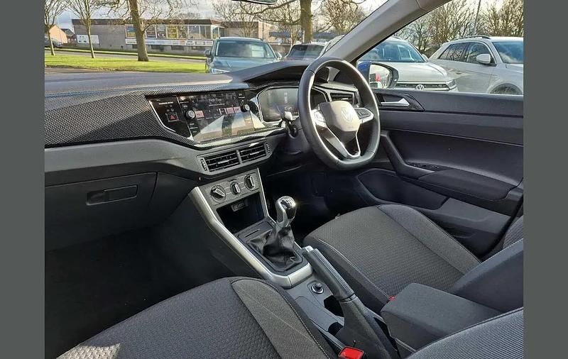 Used VW Polo Life 95 HP (69 kW) 2025 Blue Hatchback