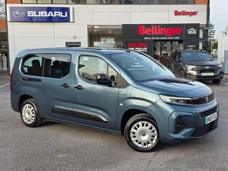Used Vauxhall Combo Design Edition 98 kW (134 HP) 2025 Blue MPV