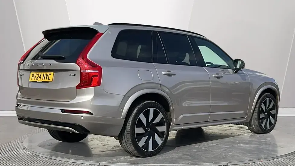 Used Volvo XC90 Ultimate 300 HP (220 kW) 2024 Gold SUV