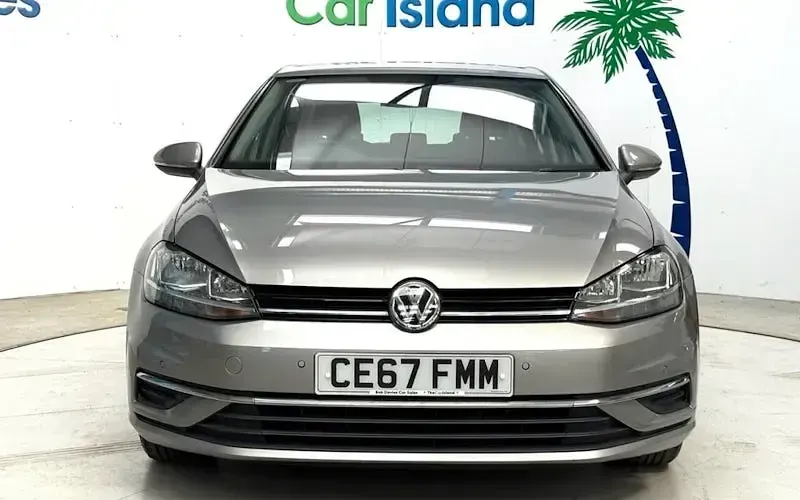 Used VW Golf VII SE 110 HP (80 kW) 2017 Silver Hatchback