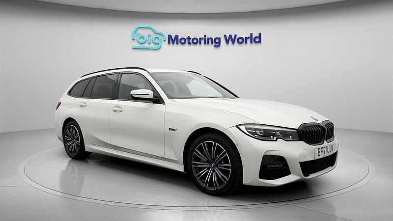 Used BMW 330e M Sport 292 HP (214 kW) 2022 White Estate