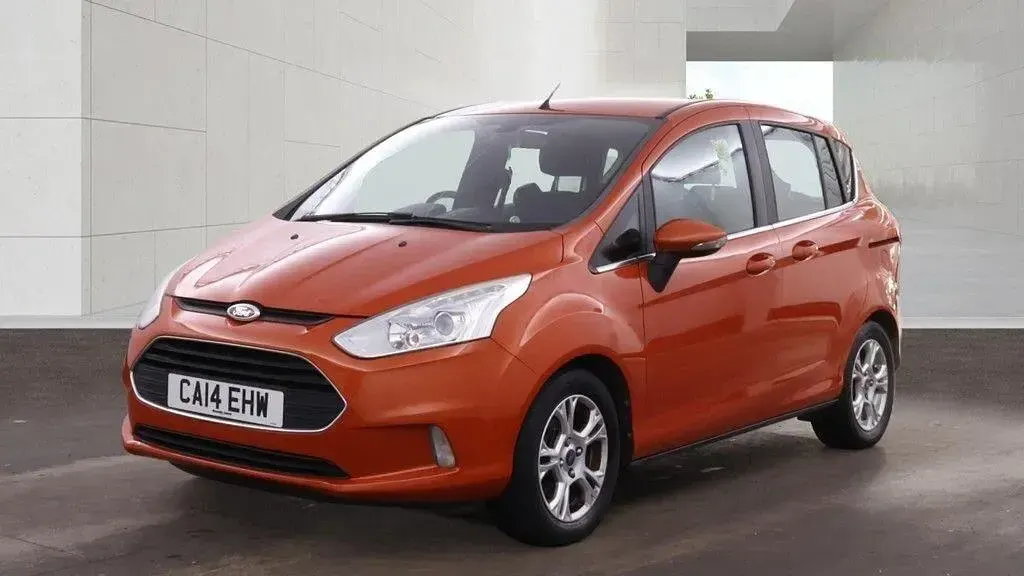 Used Ford B-MAX Zetec 105 HP (77 kW) 2014 Red MPV