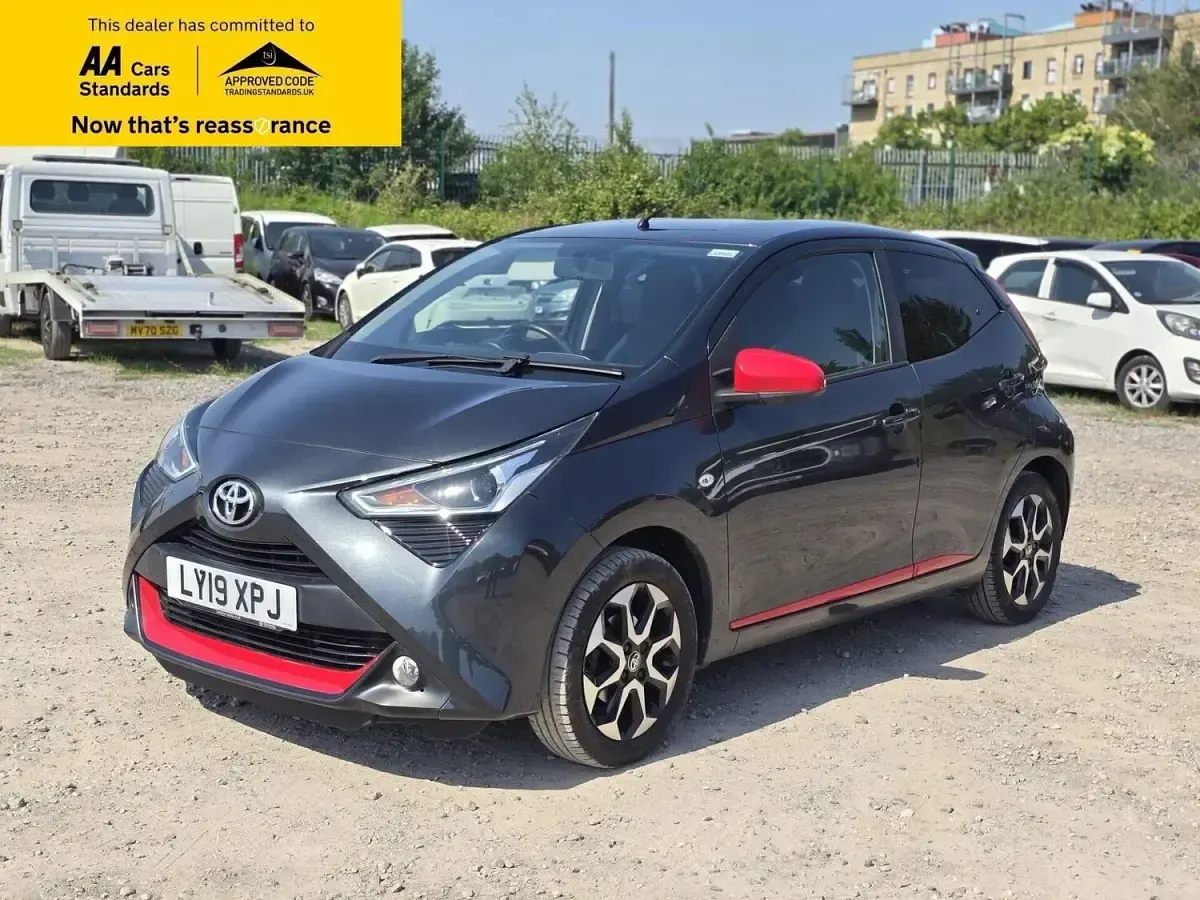 Used Toyota Aygo Trend 71 HP (52 kW) 2019 Grey Hatchback