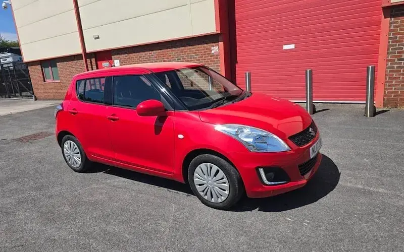 Used Suzuki Swift 94 HP (69 kW) 2016 Red Hatchback