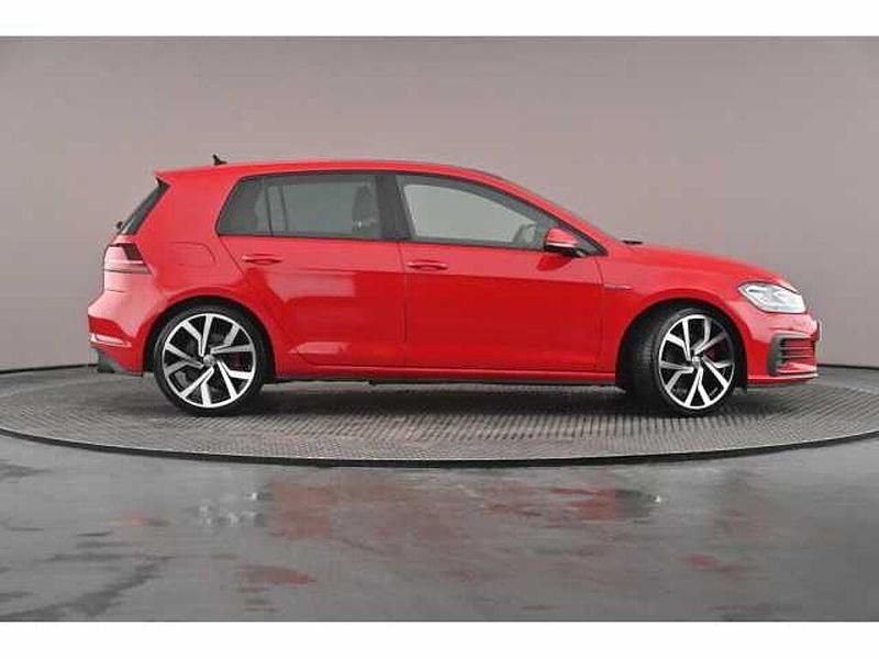 Used VW Golf VII GTI 230 HP (169 kW) 2017 Red Hatchback