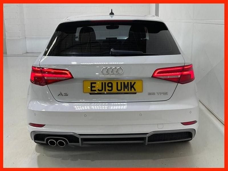 Used Audi A3 Sportback S-Line 150 HP (110 kW) 2019 White Hatchback