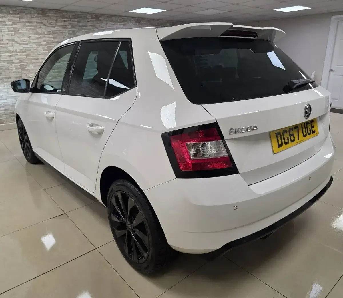 Used Skoda Fabia Monte Carlo 90 HP (66 kW) 2017 White Hatchback