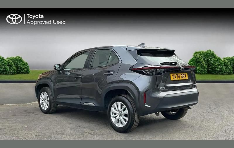 Used Toyota Yaris Cross 113 HP (83 kW) 2025 Grey SUV