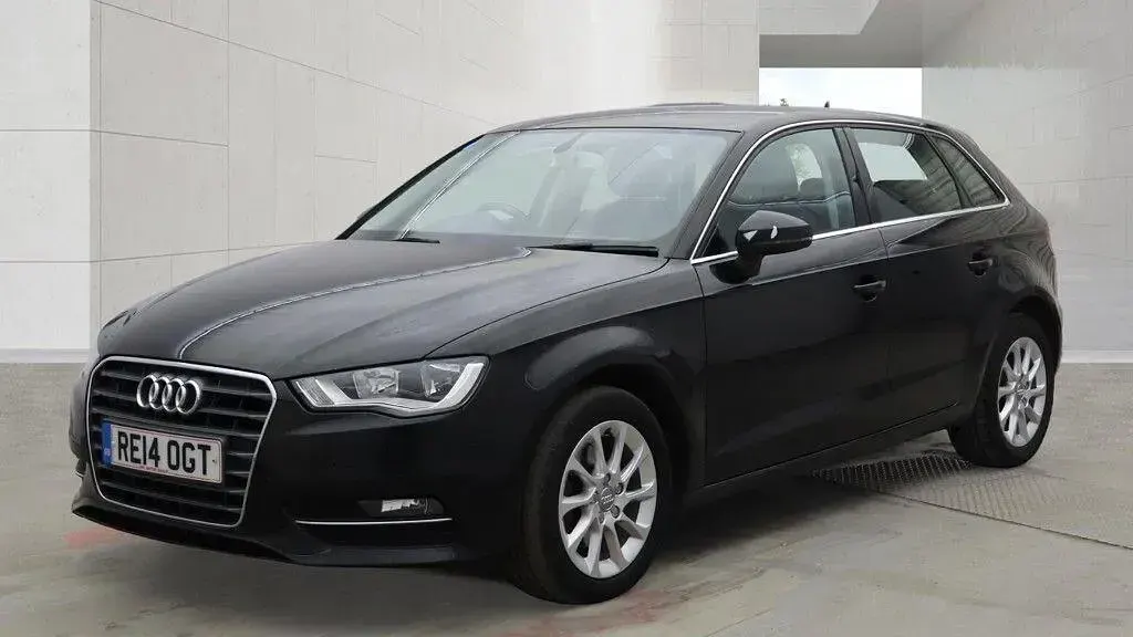 Used Audi A3 Premium 110 HP (80 kW) 2014 Black Hatchback