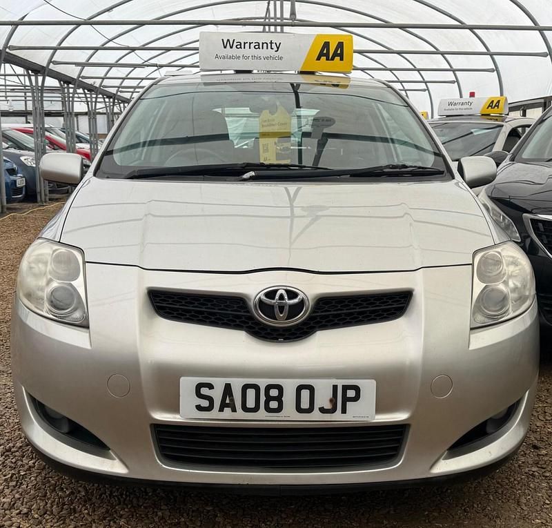 Used Toyota Auris 124 HP (91 kW) 2008 Silver Hatchback