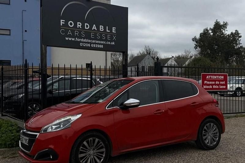 Used Peugeot 208 Allure 82 HP (60 kW) 2017 Orange Hatchback