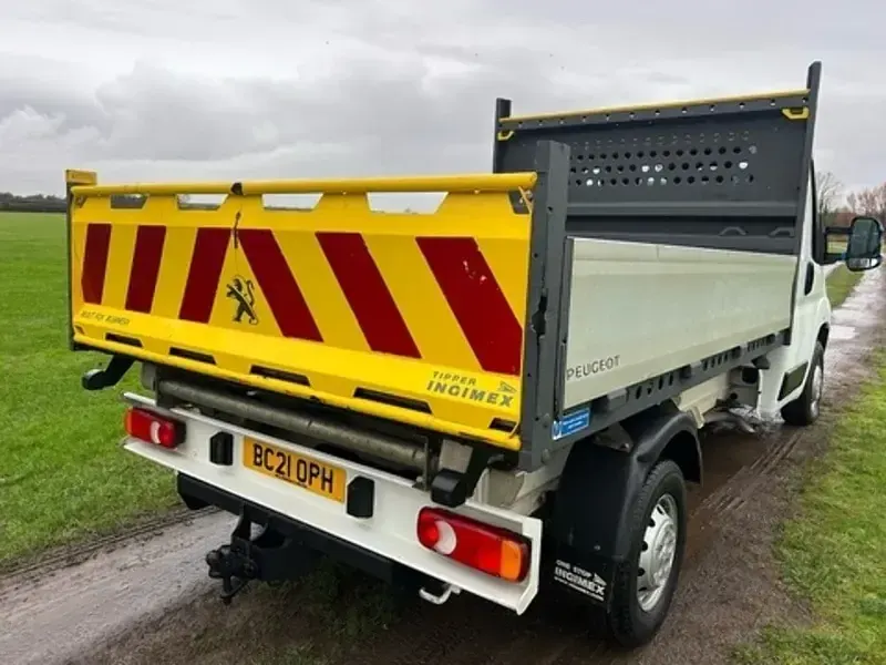 Begagnad Peugeot Boxer 140 HK (102 kW) 2021 Vit Van
