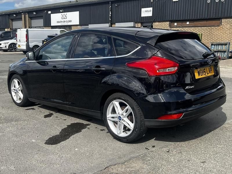 Used Ford Focus Zetec 120 HP (88 kW) 2015 Black Hatchback